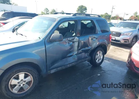 2011 Ford Escape Xlt z USA, uszkodzony, nr VIN 1FMCU0D73BKA83242